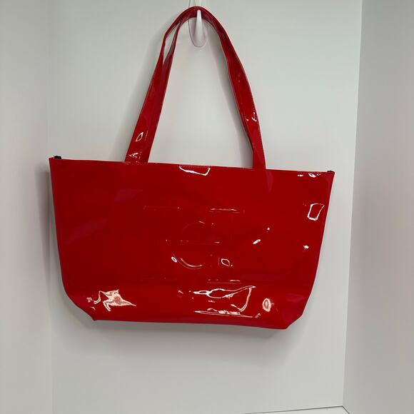 Carolina Herrera Good Girl Red Patent Tote Bag with Embossed Logo - Picture 11 of 12